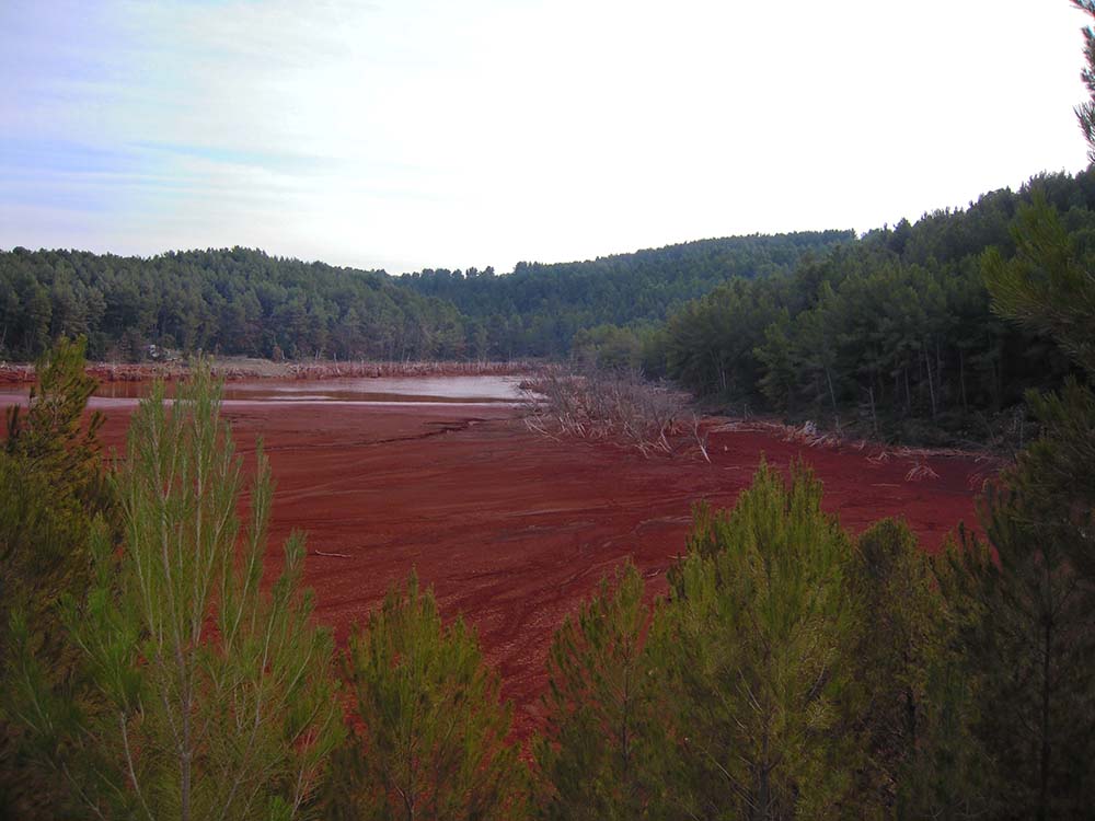 stockage boues rouges